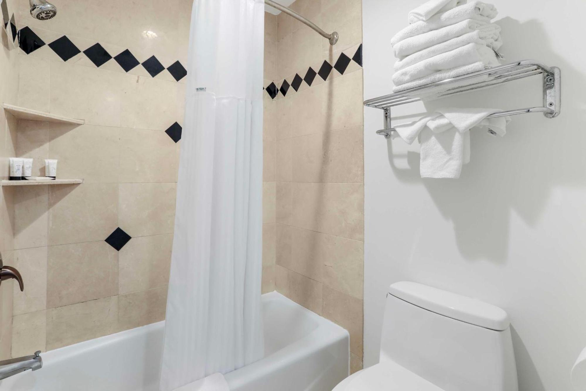 Signature Inn Берклі Екстер'єр фото