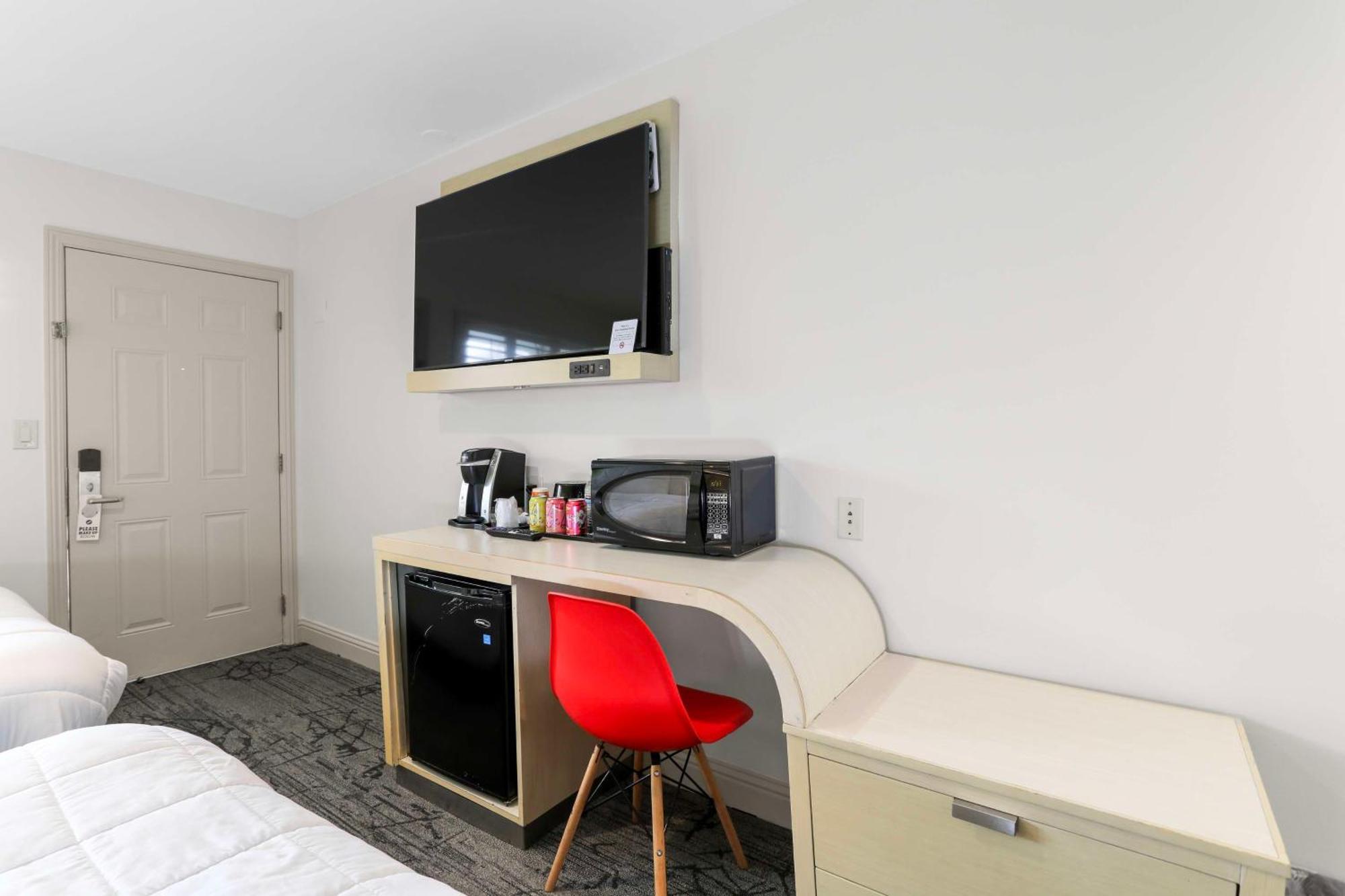 Signature Inn Берклі Екстер'єр фото