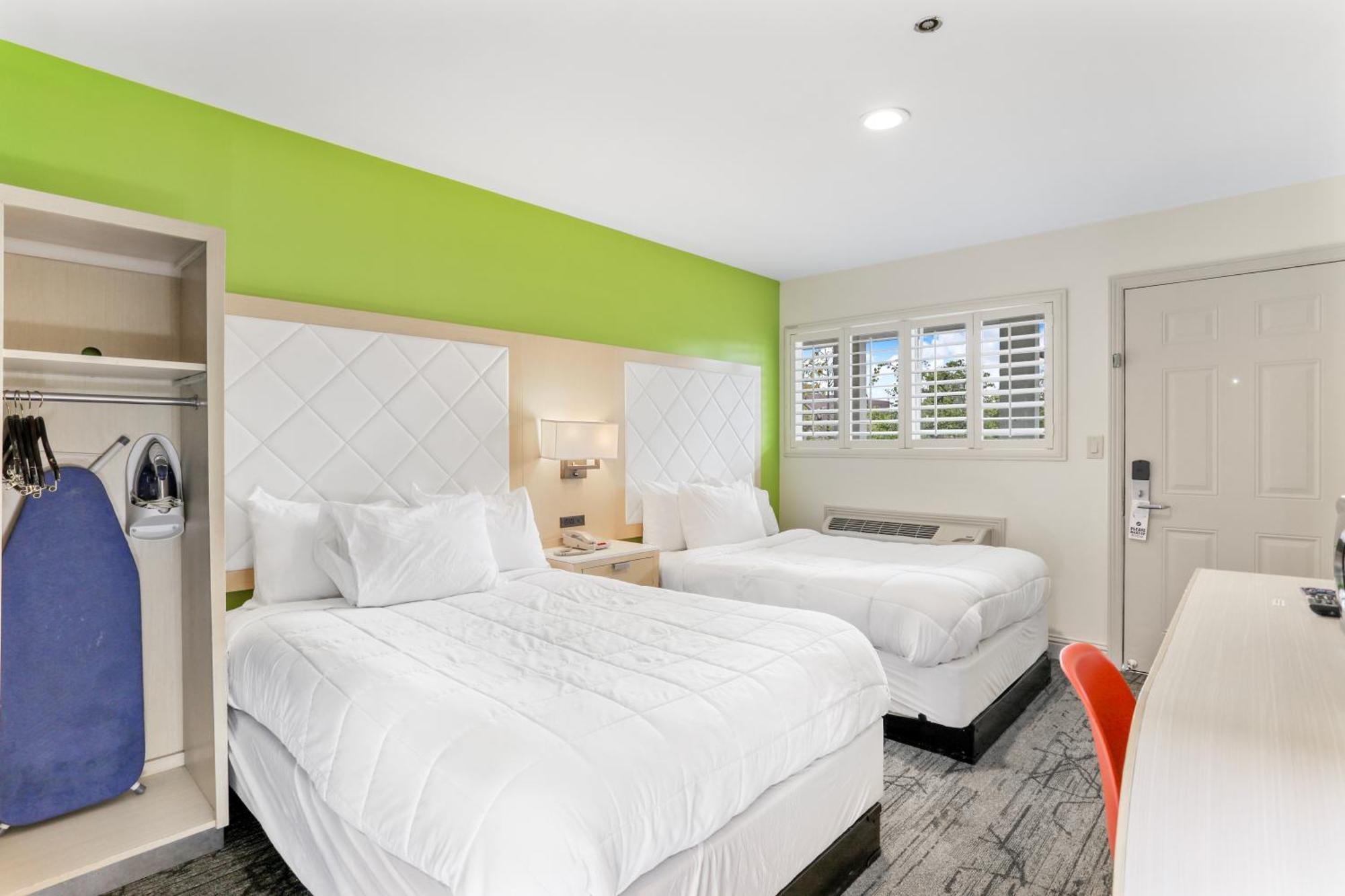 Signature Inn Берклі Екстер'єр фото