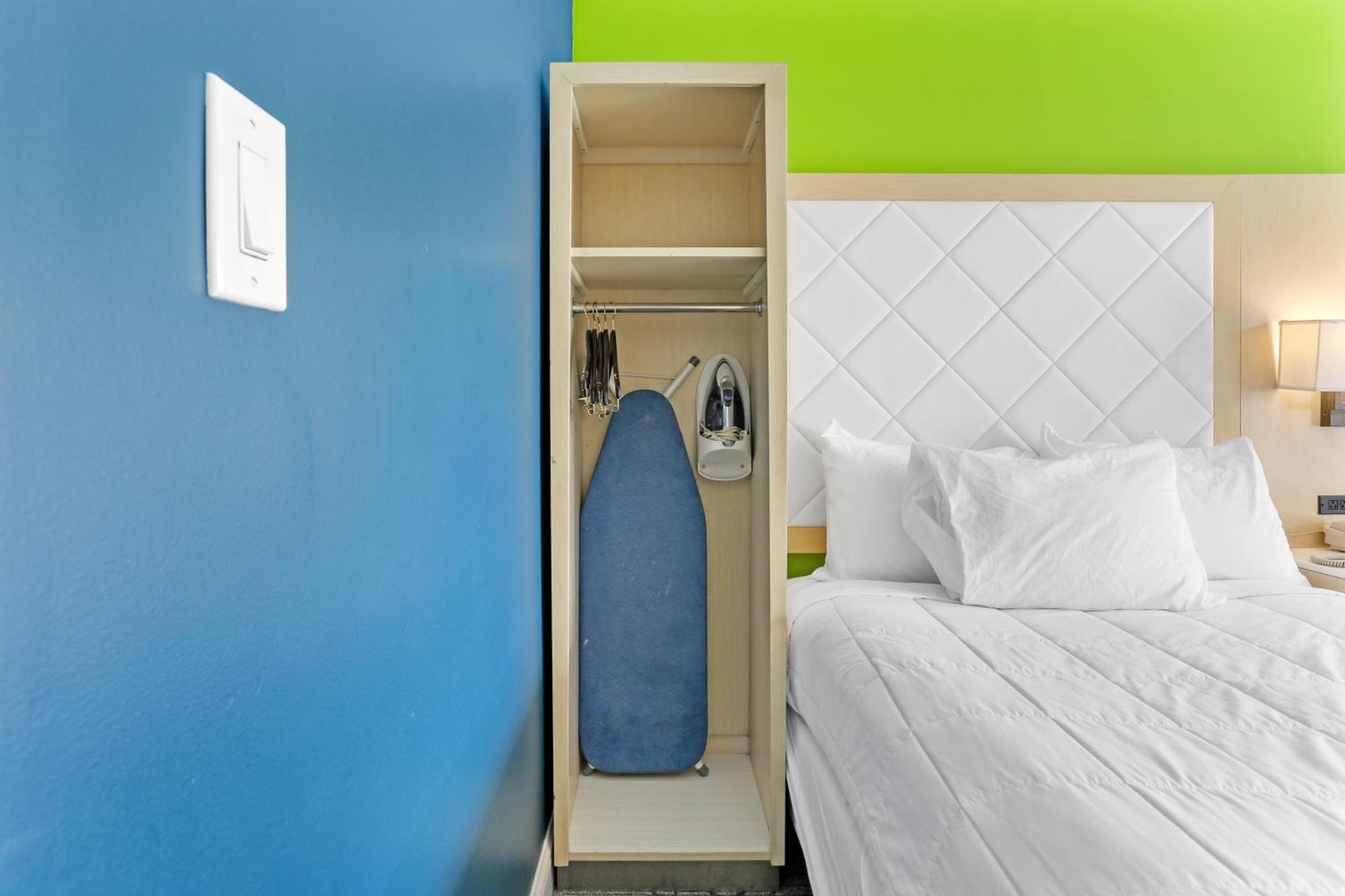 Signature Inn Берклі Екстер'єр фото